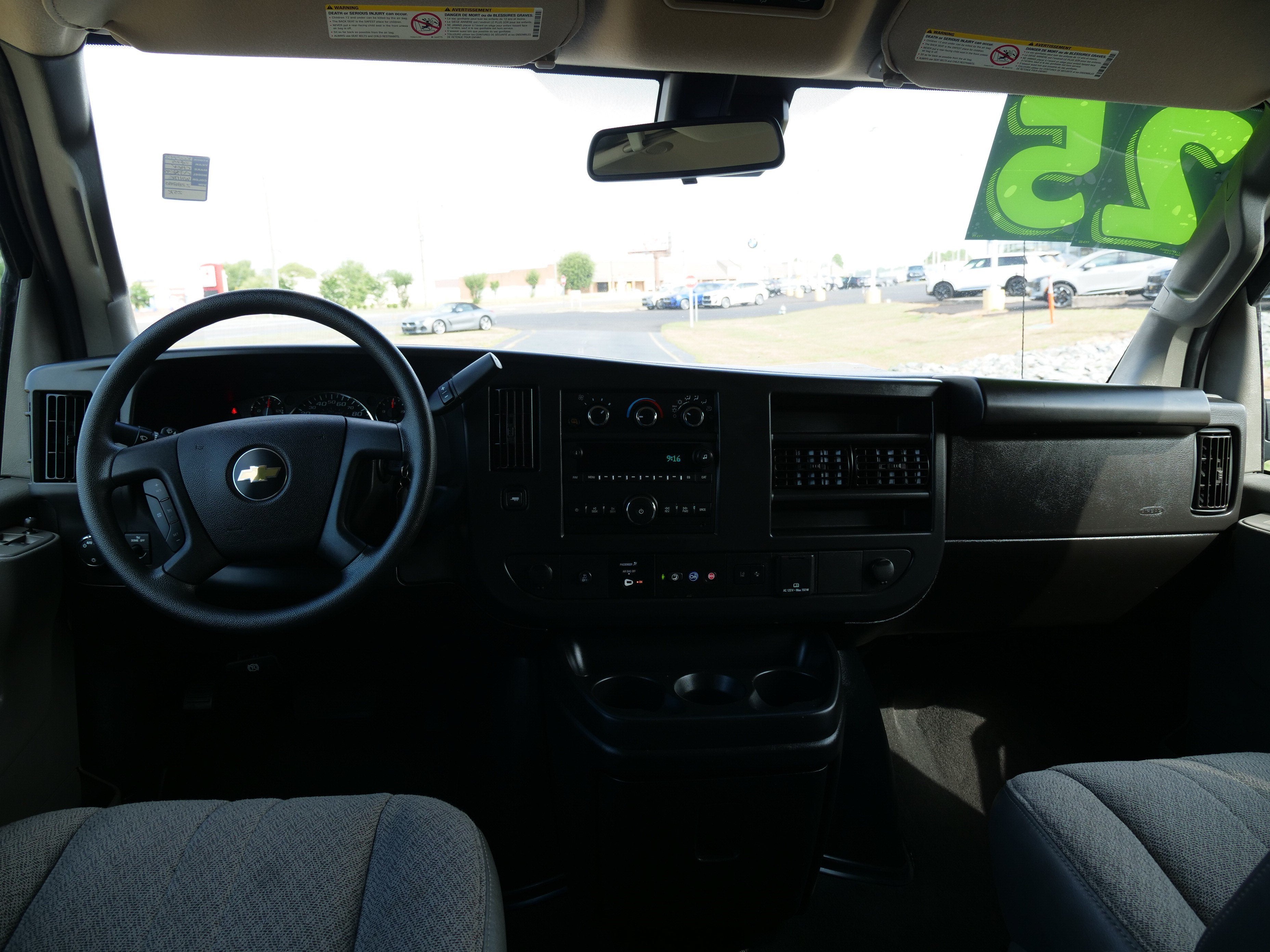 2025 Chevrolet Express Passenger 1LT