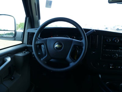 2025 Chevrolet Express Passenger 1LT