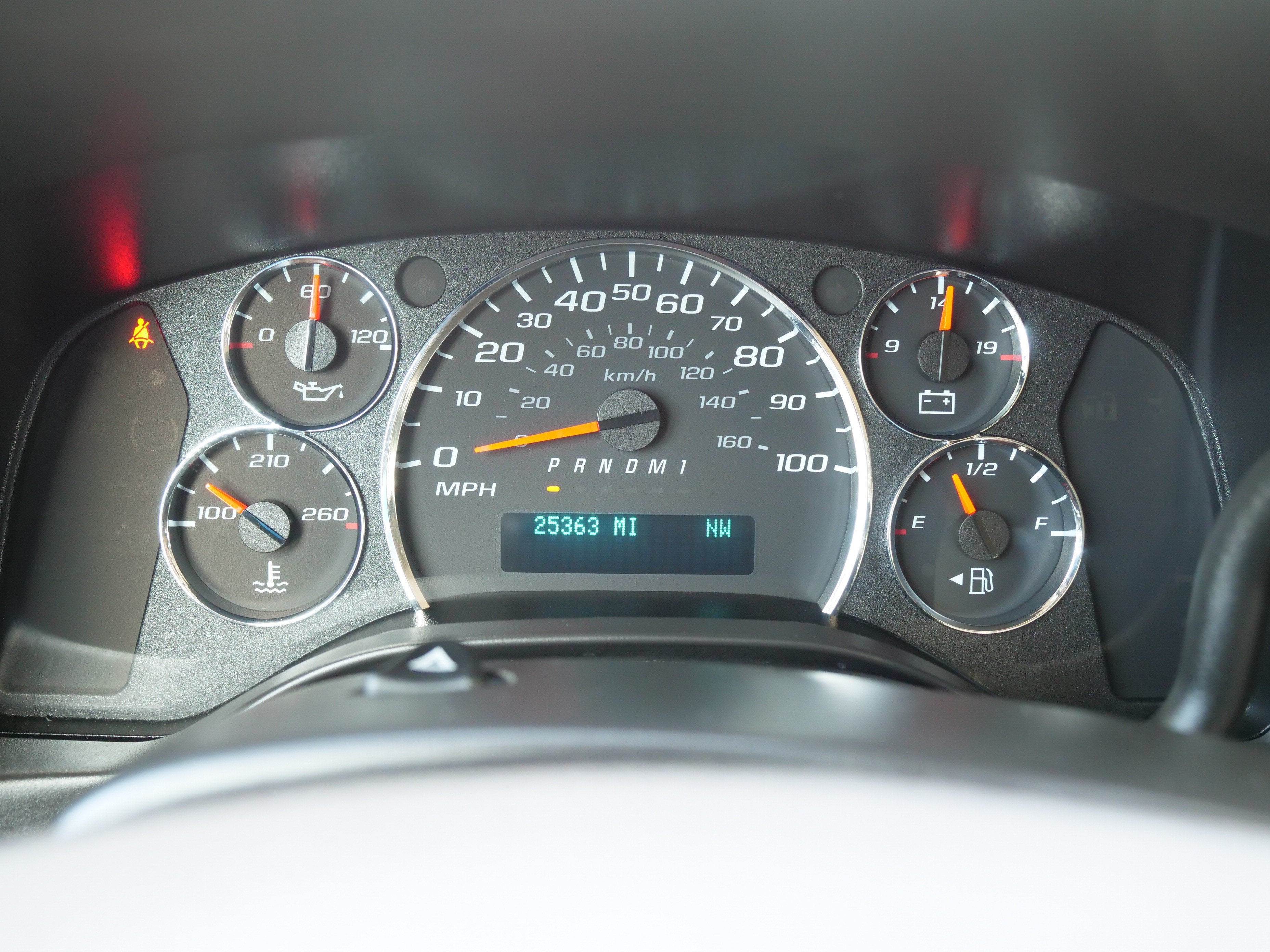 2025 Chevrolet Express Passenger 1LT