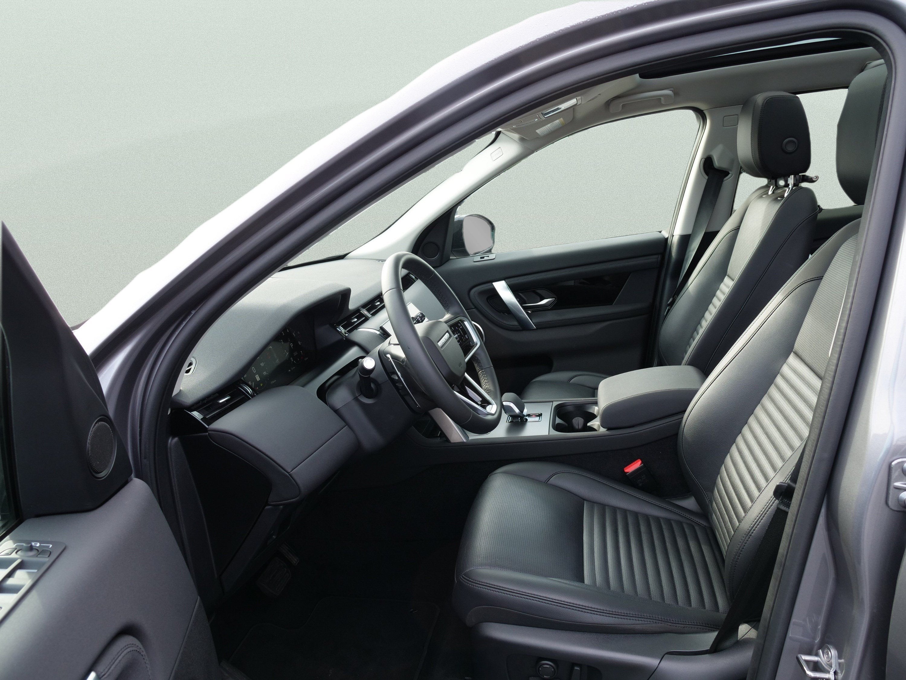 2025 Land Rover Discovery Sport S