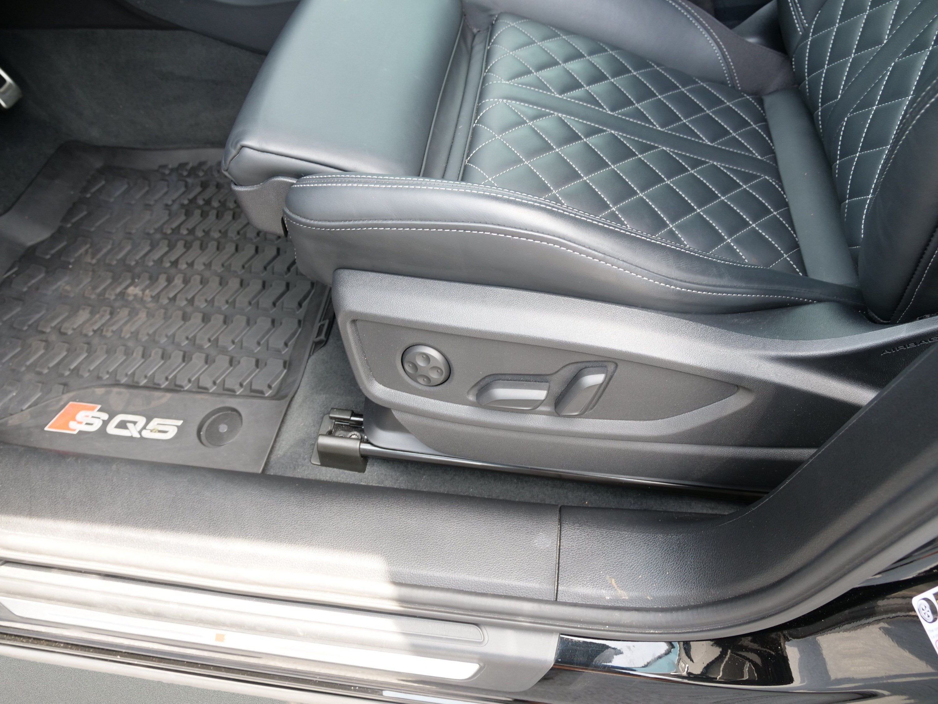 2025 Audi SQ5 Premium Plus