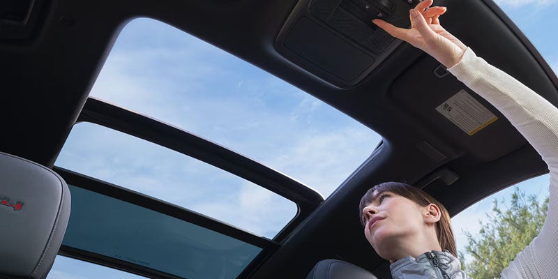 2026 GMC Acadia with panoramic sunroof Kinston, NC